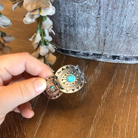Boho Vintage Style Southwestern Silver-tone Turquoise Stone Bangle Cuff Bracelet - Picture 7 of 11